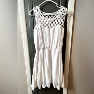 Lily Rose White Sleeveless Dress Size M NWT
